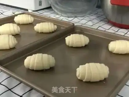 Make Japanese sea salt rolls step 3