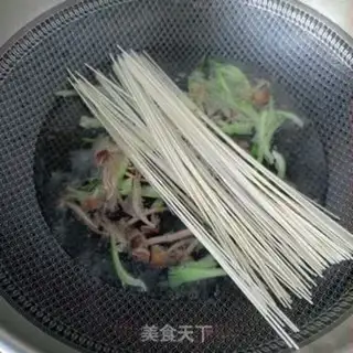 Make Little chicken crumbs, shrimp noodles step 10