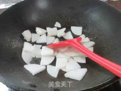 Make Chicken leg and radish step 8