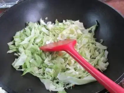 Make Onion-covered cabbage with tacos step 5
