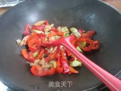 Make Onion chicken leg, red pepper step 8