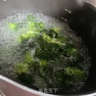 Make Orchid egg salad step 1