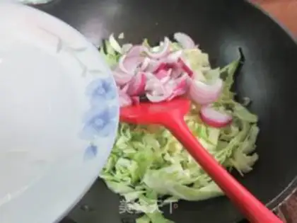 Make Onion-covered cabbage with tacos step 6