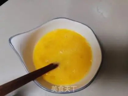 Make Smelt fried eggs step 1