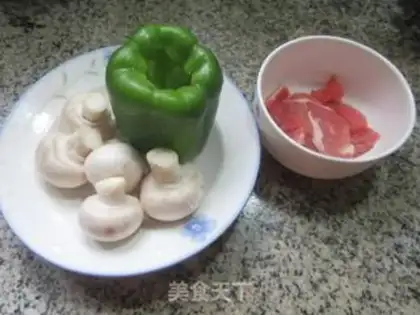 Make Spam mushrooms, tomato pepper step 0