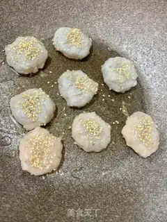 Make Burn the shrimp cake step 2
