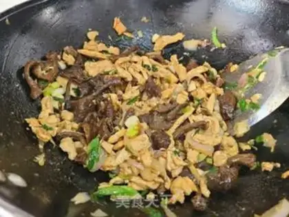Make Rolling mushroom fried chicken chest step 7