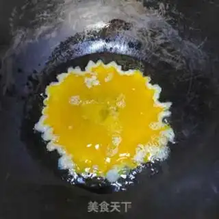 Make Duck eggs and garlic flowers step 5