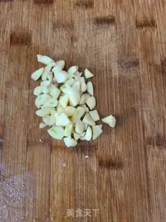 Make Duck eggs and garlic flowers step 7