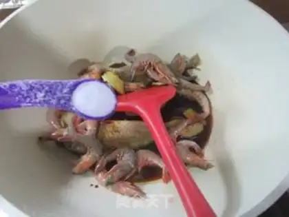 Make Red burning seafood step 4