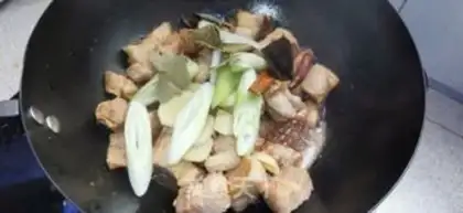 Make Garlic red meat step 7