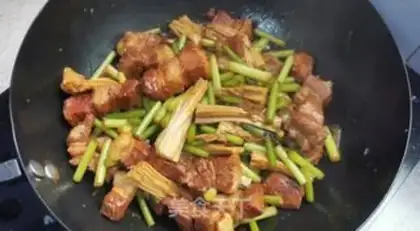 Make Garlic red meat step 12