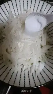 Make radish eggcake step 2