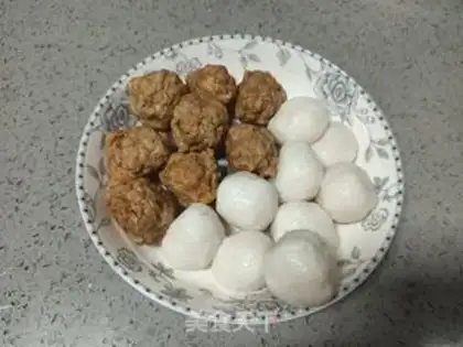 Make Powder meatballs step 2