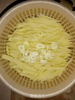 Make Spicy potatoes step 1