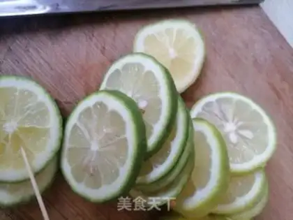 Make Honey lemon tea step 1