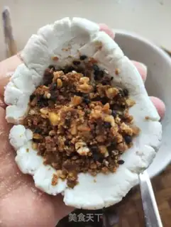 Make Chestnut sesame rice pie step 4