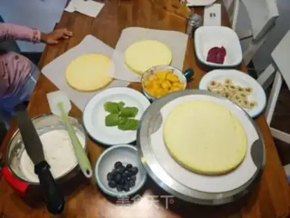 Make Three floors of fruit cake step 0