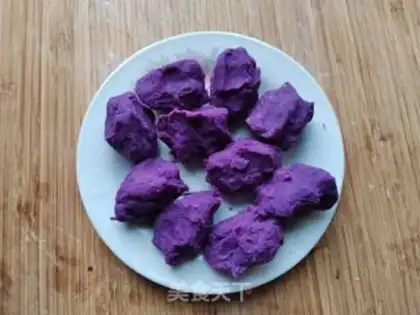 Make Potato green buns step 4