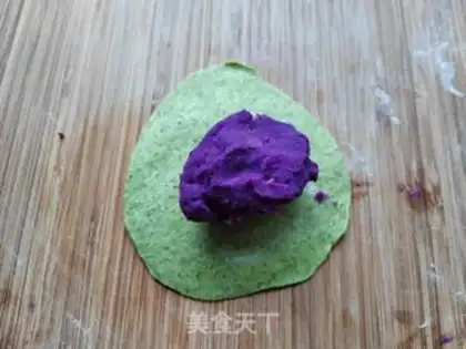 Make Potato green buns step 9