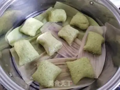 Make Potato green buns step 12