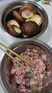 Make Make mushrooms step 0