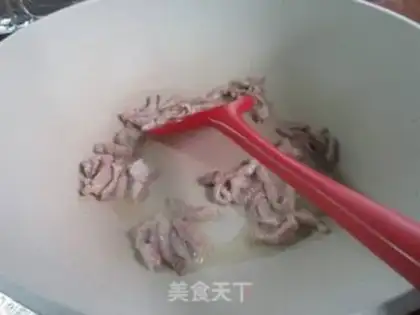 Make The gravy is white and the tacos step 4