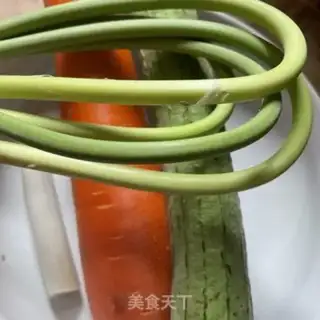 Make Garlic tofu noodles step 1