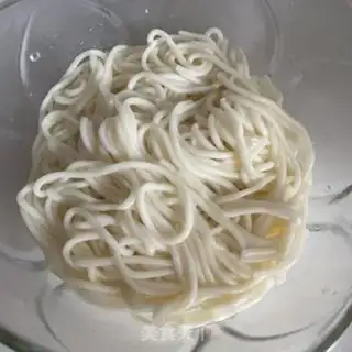 Make Garlic tofu noodles step 7