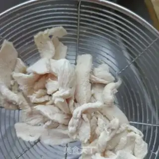 Make Chicken chest fried fragrance step 6