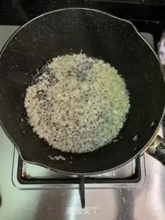 Make All-powerful garlic sauce step 2