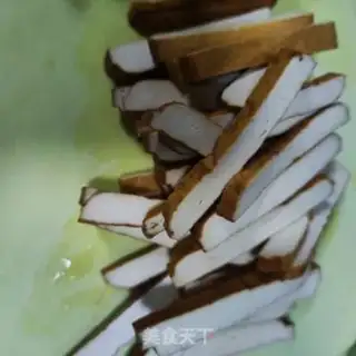 Make Soy-dry, fried celery step 0