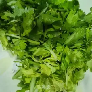 Make Soy-dry, fried celery step 1