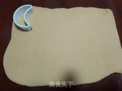 Make Moon buns step 3