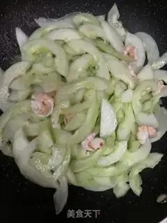 Make cucumber shrimp step 4