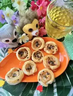 Make Hand-picked banana rolls step 5