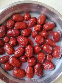 Make Red dates and walnuts step 0