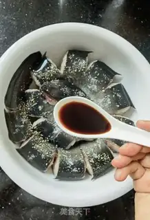 Make Half a bottle of seafood step 1