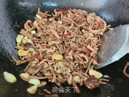 Make Tea mushroom fried meat step 7