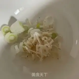 Make Sour soup and eggs step 4