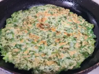 Make Sausage egg pancakes step 5