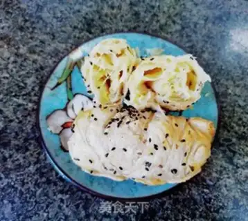 Make Hand-picked banana rolls step 6