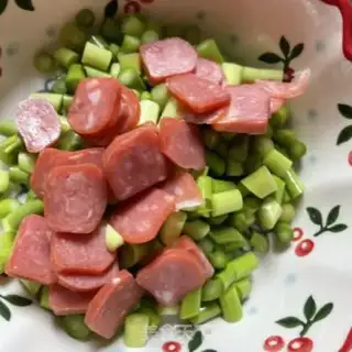 Make Sausage garlic fried rice step 2