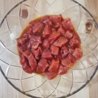 Make Black garlic beef step 0