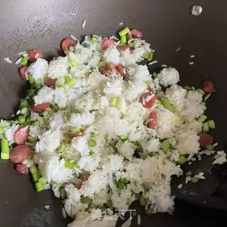 Make Sausage garlic fried rice step 6