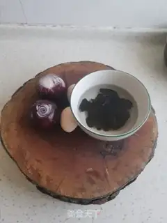 Make Onion wooded eggs step 0