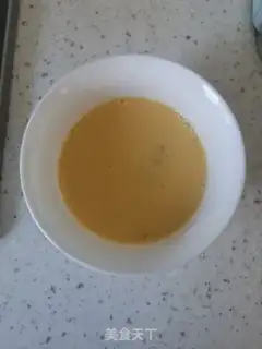 Make Onion wooded eggs step 1