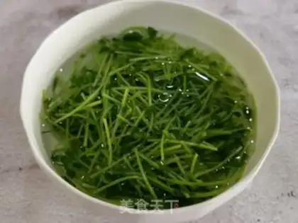Make Peas with walnuts step 2