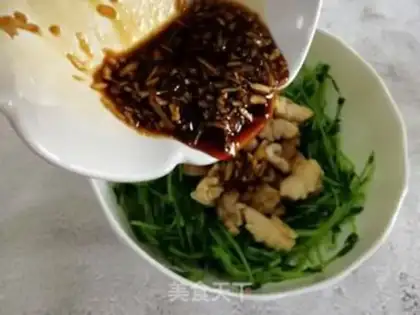 Make Peas with walnuts step 5