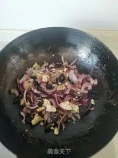Make Onion wooded eggs step 7